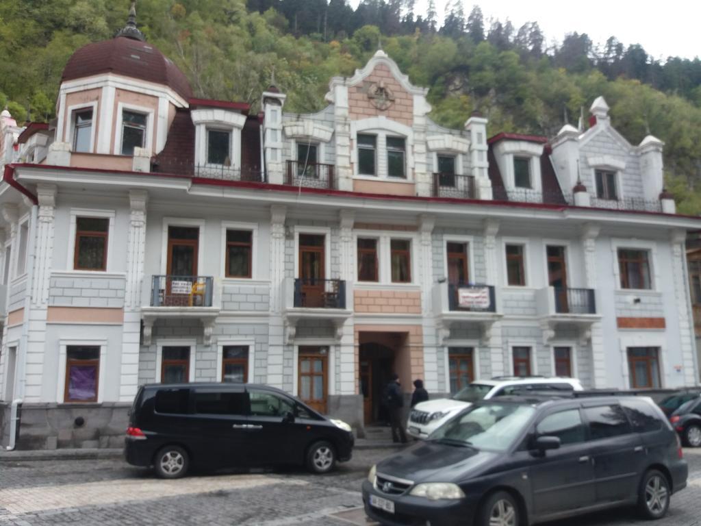 Apartament Giorgi Borjomi Exterior photo